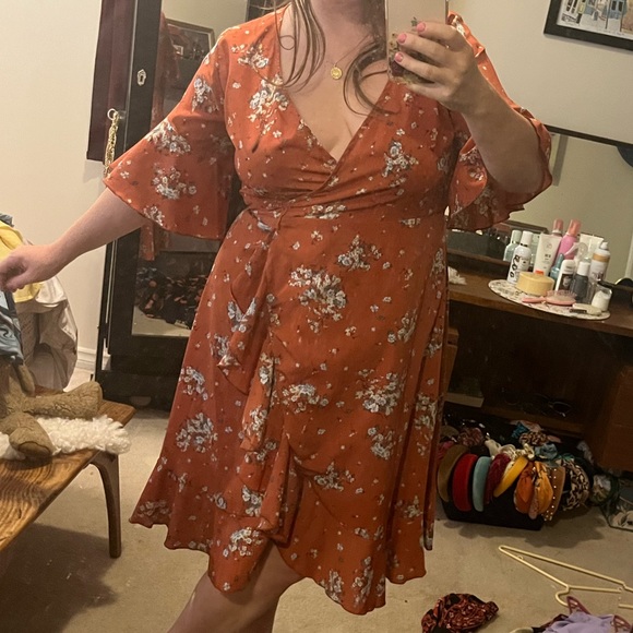 Cute burnt orange floral dress - Picture 2 of 4